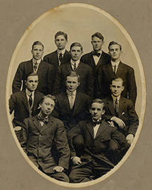 Photograph of Zeta Psi Class of 1910